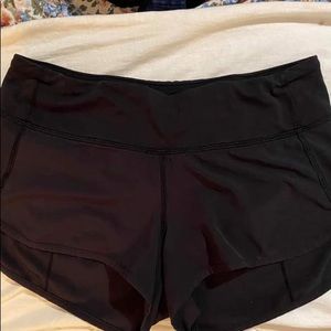 Black Lululemon women shorts